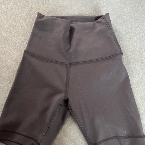 LULULEMON black biker spandex shorts size 0 - Picture 4 of 4